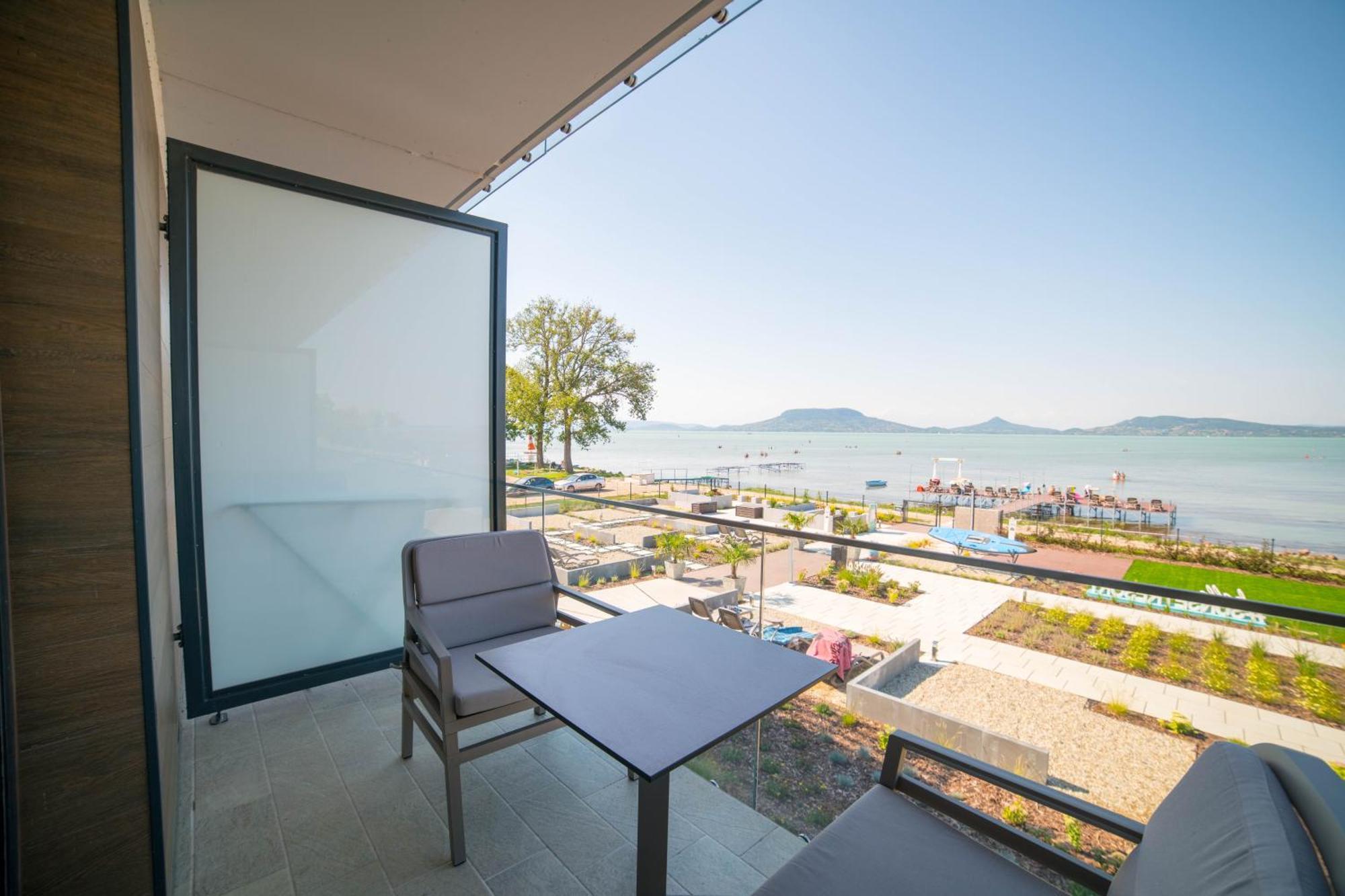 Sunset Resort - Lakeside Apartment Fonyod Exterior photo