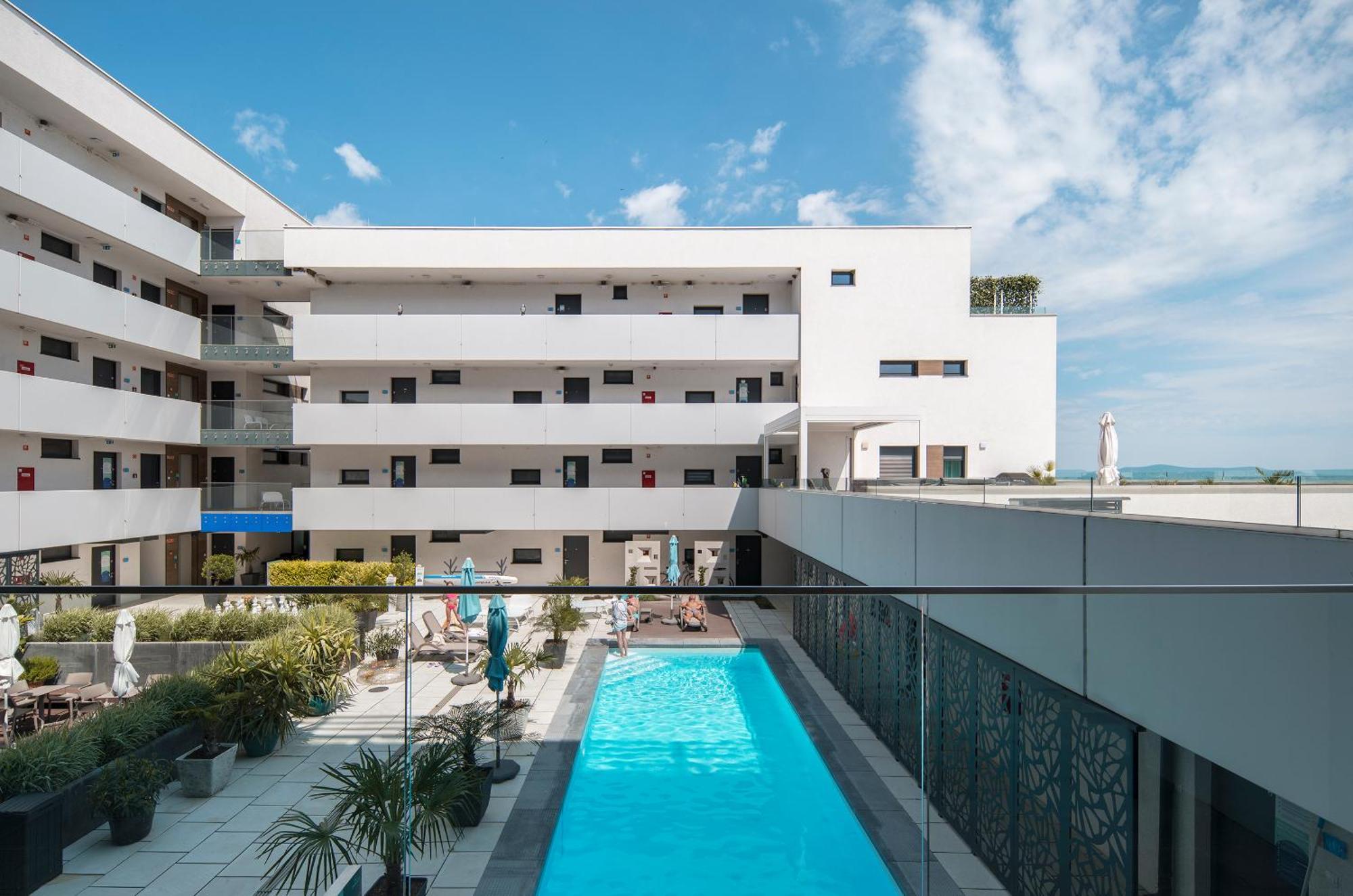 Sunset Resort - Lakeside Apartment Fonyod Exterior photo