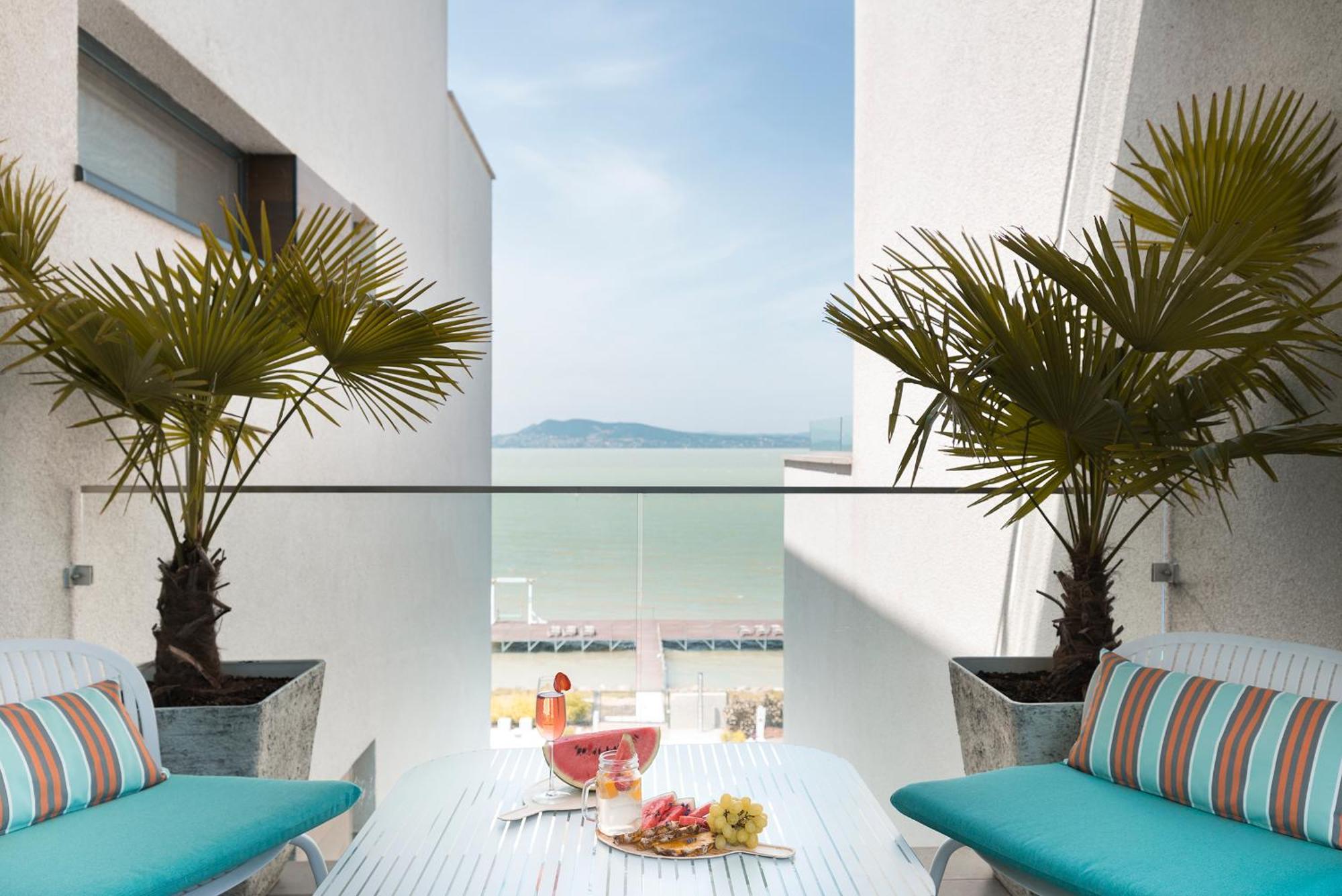 Sunset Resort - Lakeside Apartment Fonyod Exterior photo